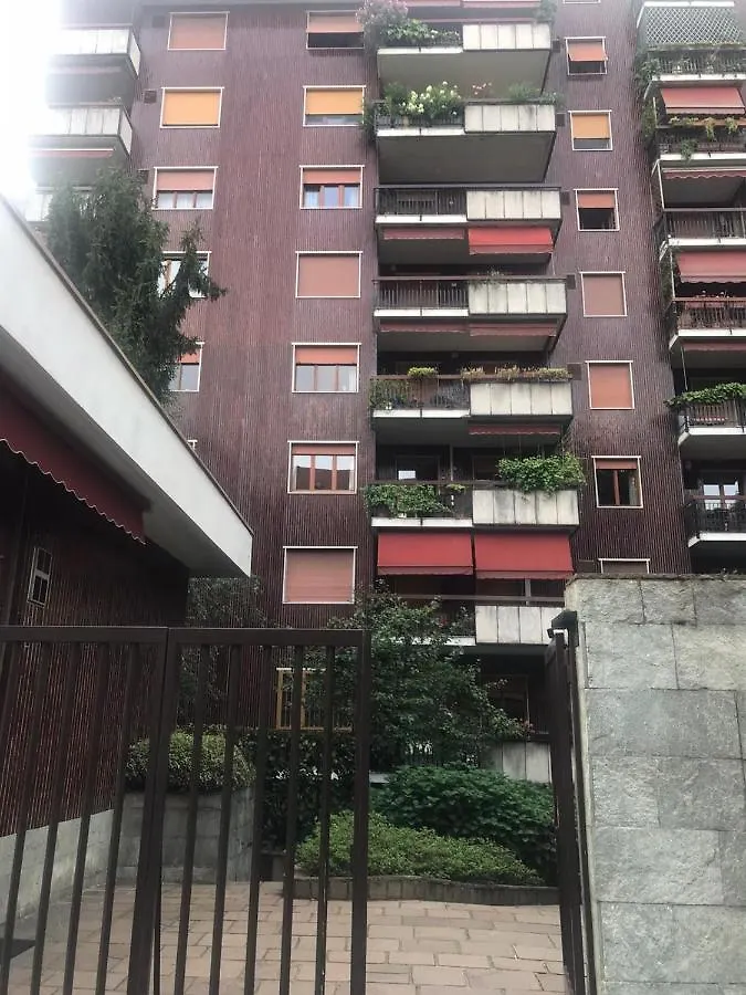 Best Way Rent- Bilocale Old Milan 0*,  Italy